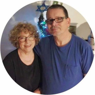 Ellie+John FB profile pic Xmas 2018