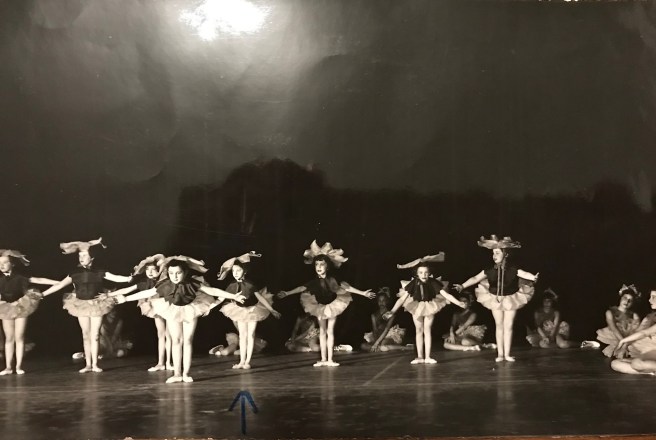 Ellie-ballet-group-1955